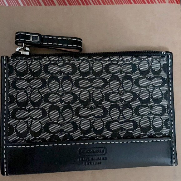 Coach gently used small wallet.  Black/signature - Picture 1 of 6